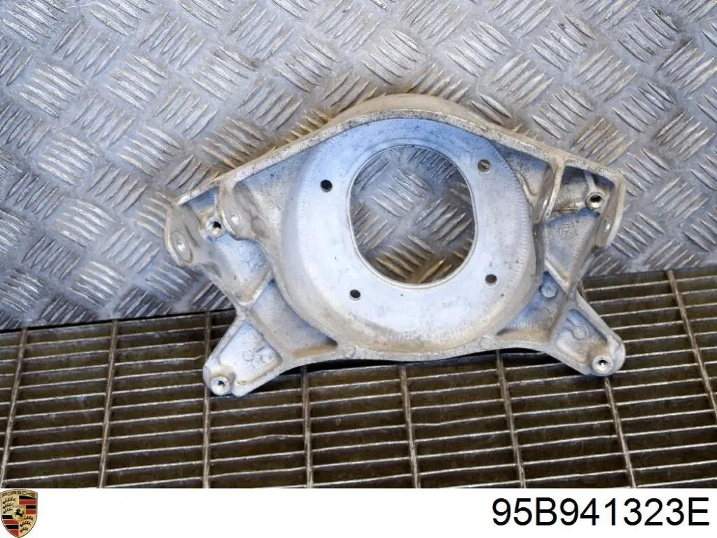 Ущільнювач фари лівої Porsche 95B941323B ціна, від 58.36 USD