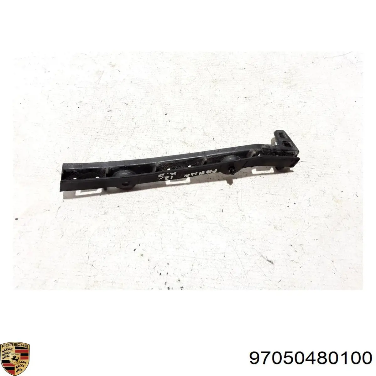 97050480100 Porsche 