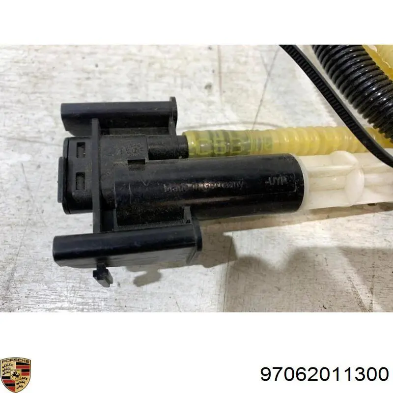 97062011300 Porsche 