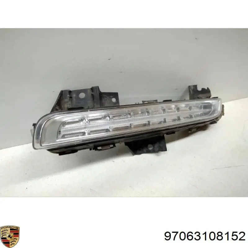 Поворотник лівий Porsche 97063108152 ціна, від 198.90 USD
