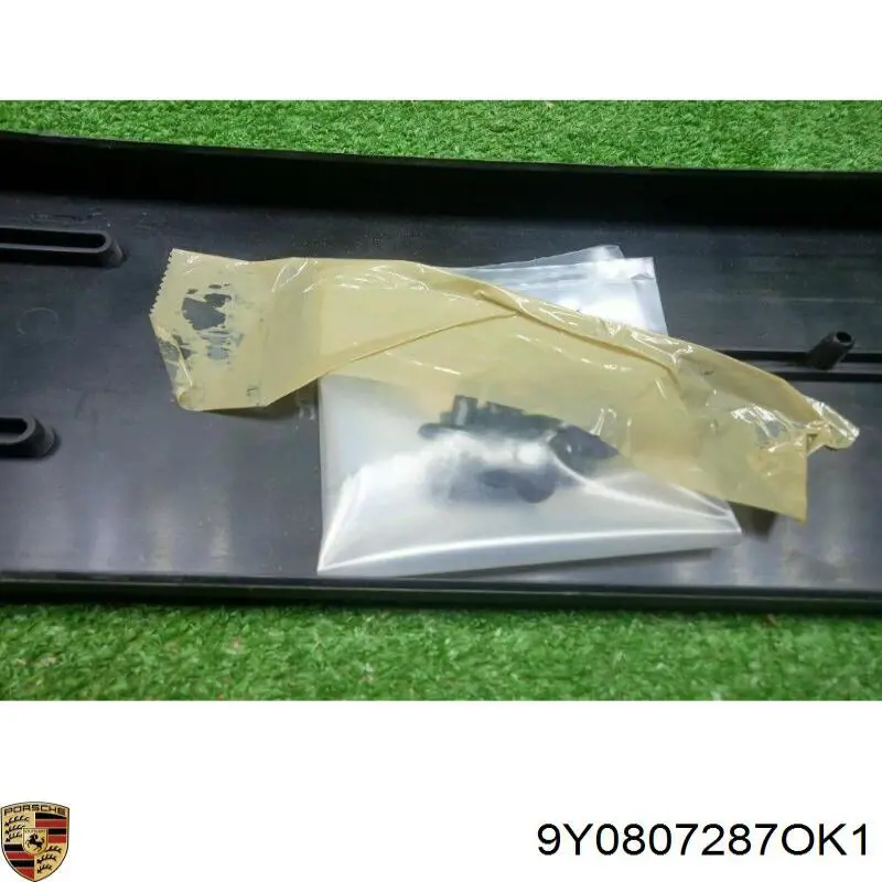9Y0807287OK1 Porsche Панель кріплення номерного знака, переднього