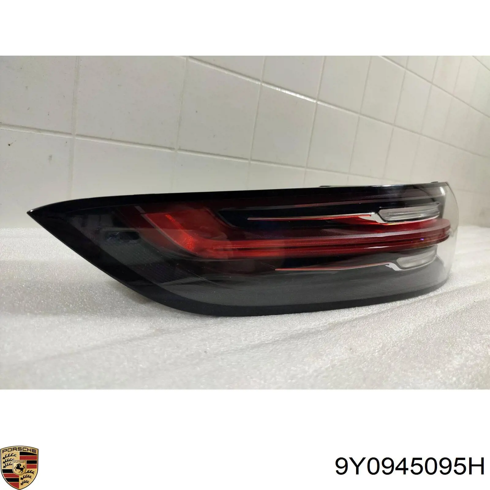 Задня ліва зовнішня фара Porsche 9Y0945095H ціна, від 434.33 USD