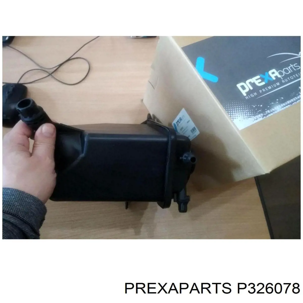 P326078 Prexaparts патрубок вентиляції картера, масловіддільника