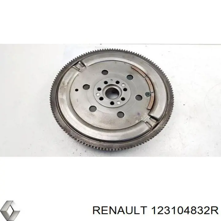  123104832R Renault (RVI)