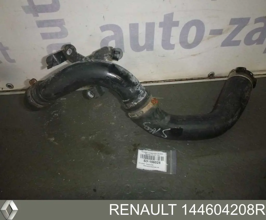 144604208R Renault (RVI) шланг/патрубок інтеркулера, правий