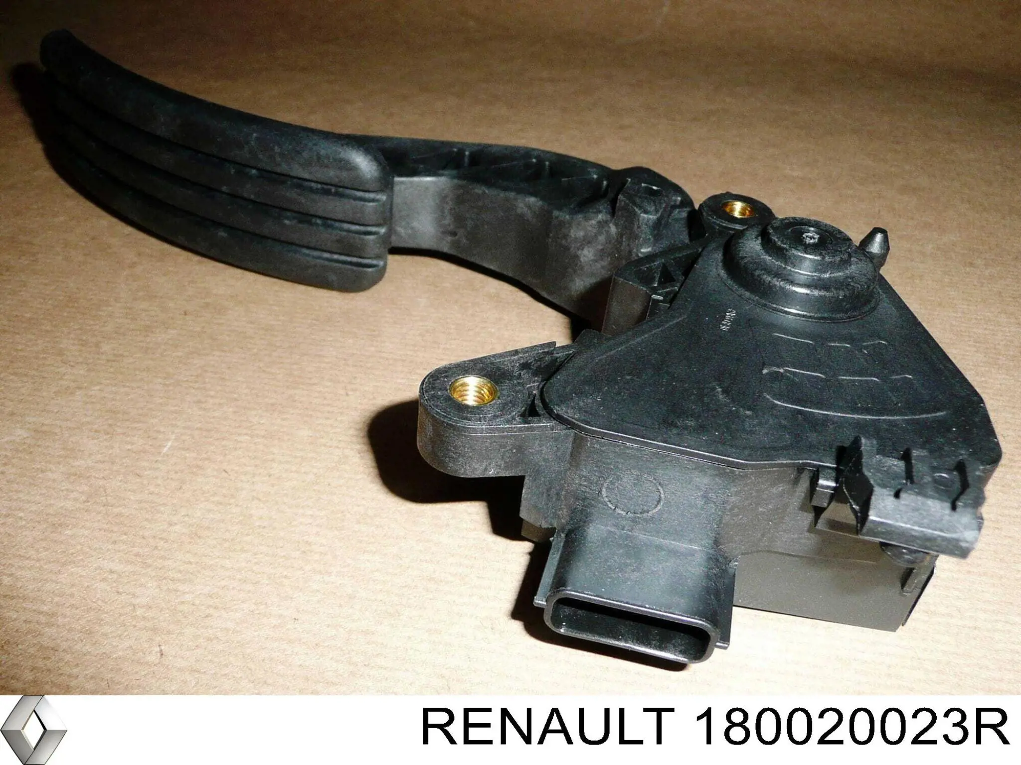 Підаль газу Renault (RVI) 180020023R ціна, від 50.73 USD