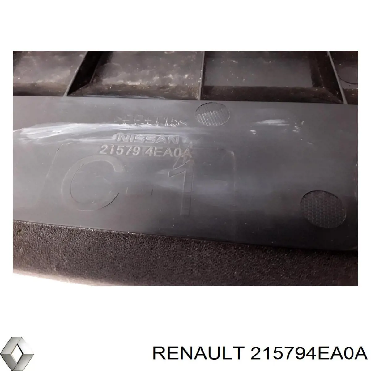 Купити 215794EA0A Renault (RVI) Повітропровід (дефлектор) радіатора, нижній