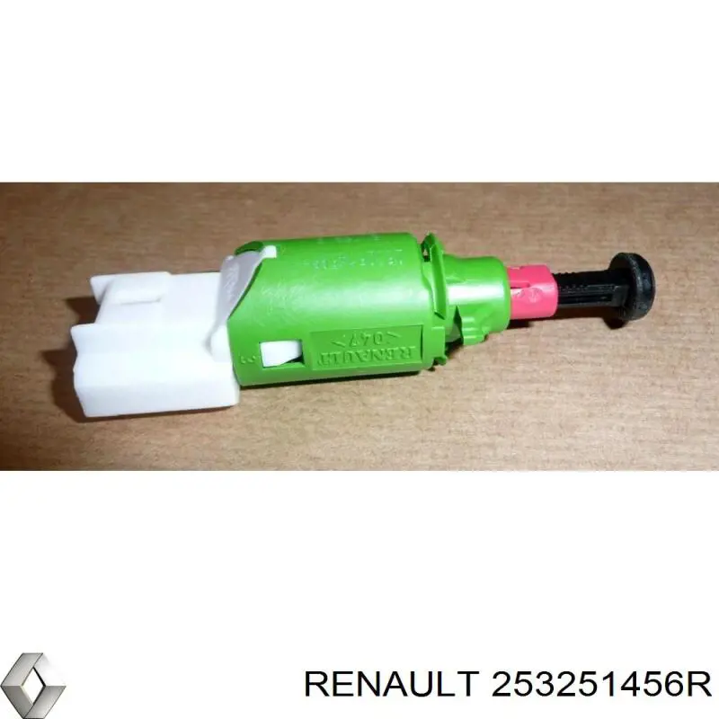 Датчик включення зчеплення 253251456R Renault (RVI)