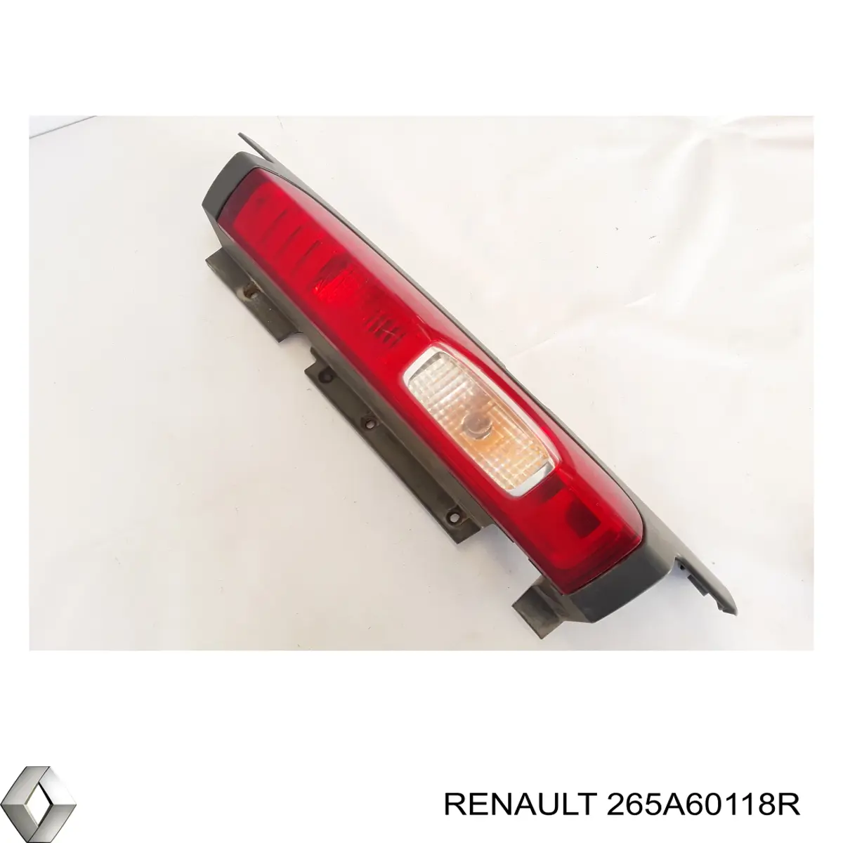 265A60118R Renault (RVI) Накладка під задній ліхтар, лівий