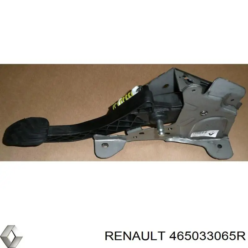 465033065R Renault (RVI) Педаль зчеплення