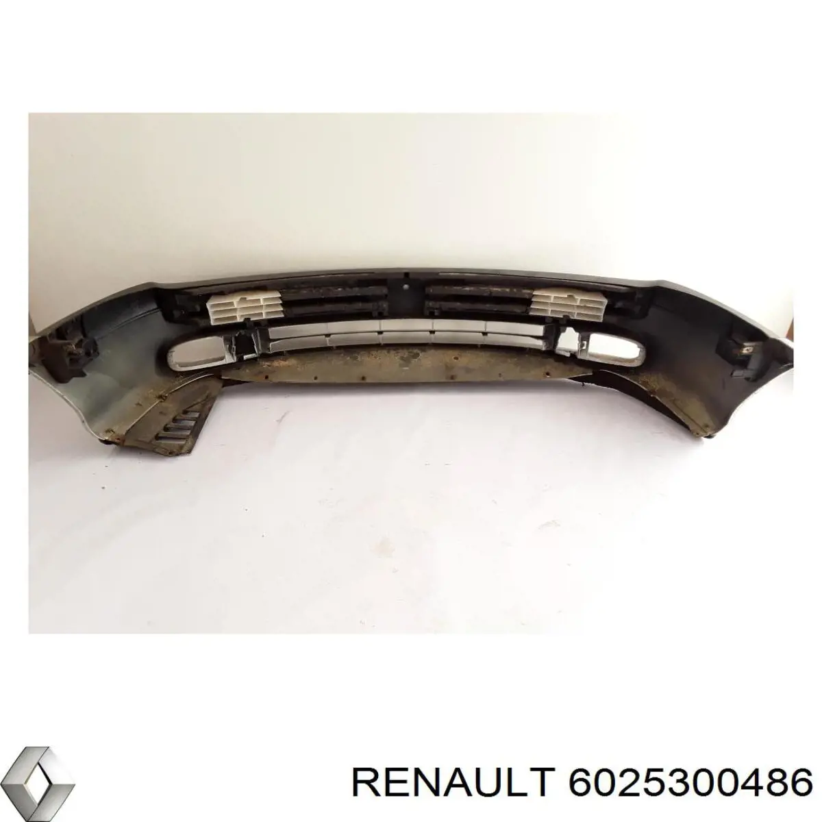 6025300486 Renault (RVI) бампер передній