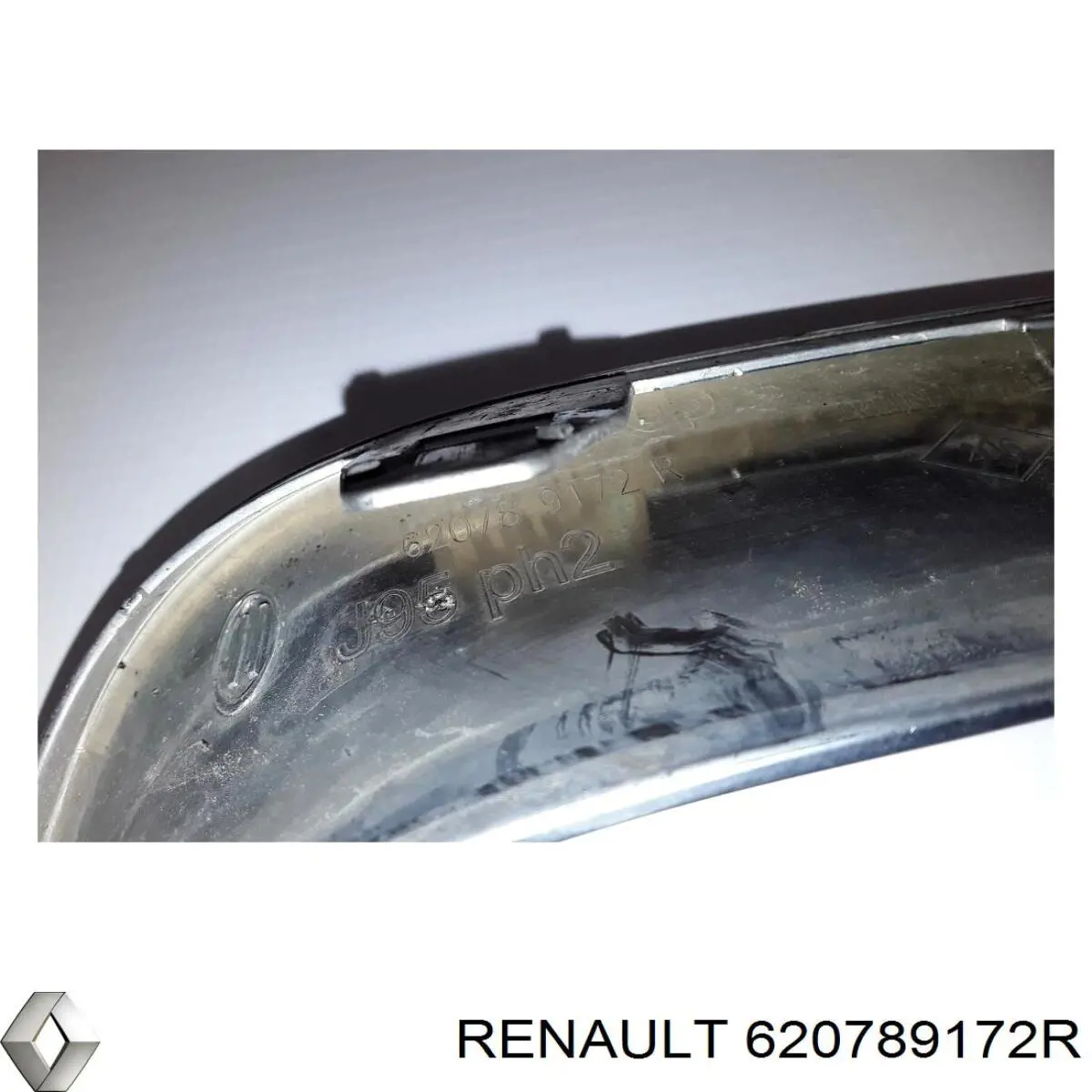 Молдинг решітки радіатора 620789172R Renault (RVI)