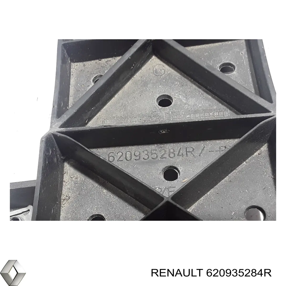 620935284R Renault (RVI) Лівий кронштейн переднього бампера