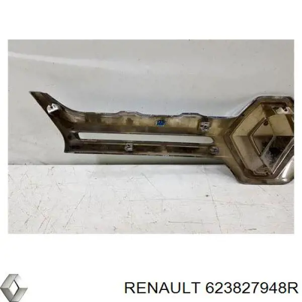 Накладка (рамка) решітки радіатора Renault DUSTER (HS) (Рено Дастер)