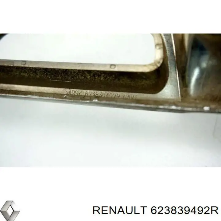 623839492R Renault (RVI) накладка решітки радіатора права
