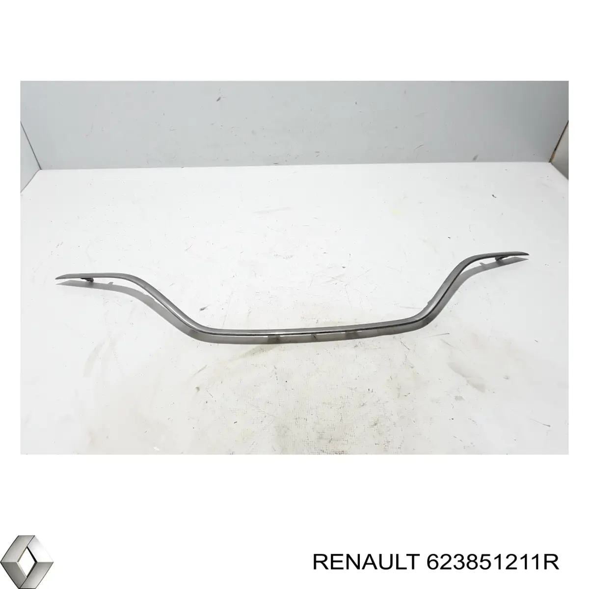 Купити 623851211R Renault (RVI) Молдинг решітки радіатора