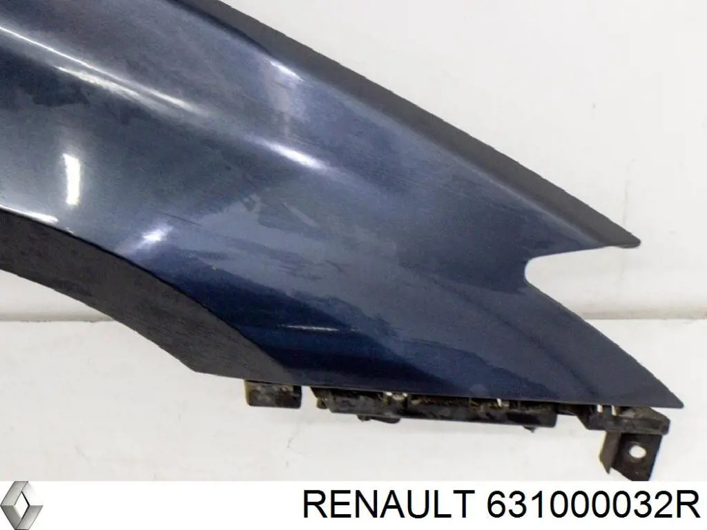 631000032R Renault (RVI) крило переднє праве