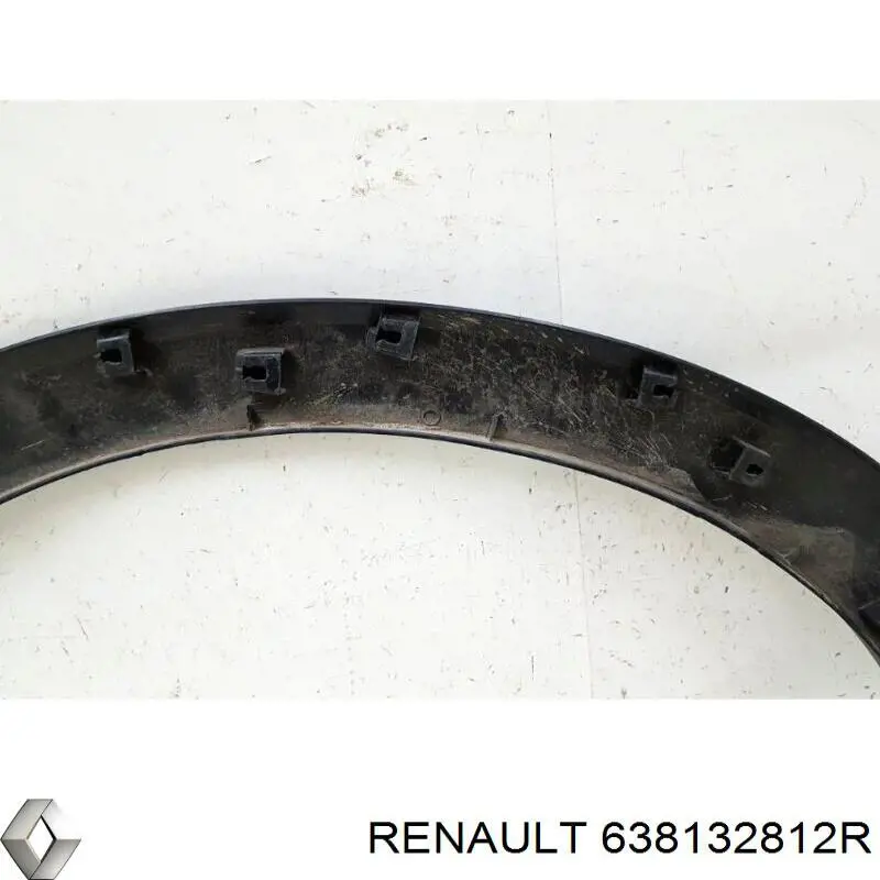 638132812R Renault (RVI) Розширювач/накладка арки переднього крила, лівий