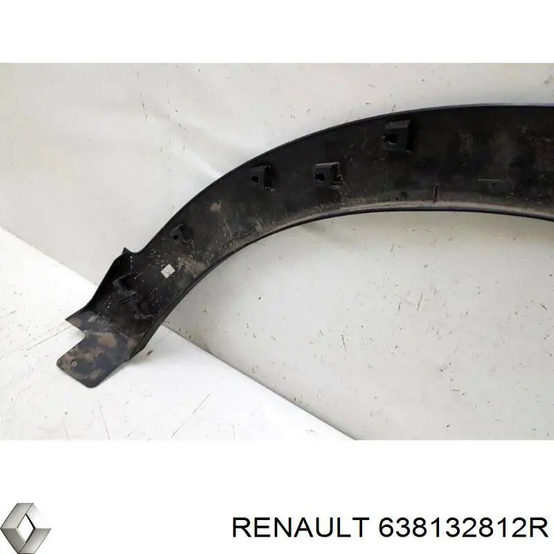 Накладка передньої лівої арки колеса Renault (RVI) 638132812R ціна, від 174.84 USD