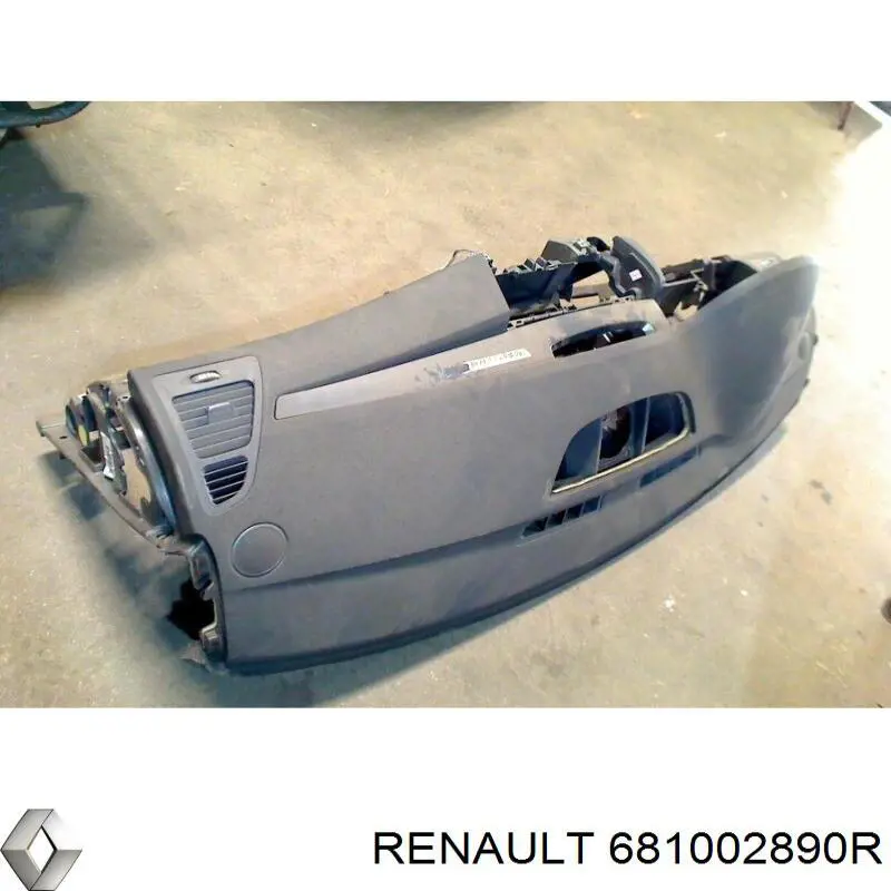 681002890R Renault (RVI) Приладова панель