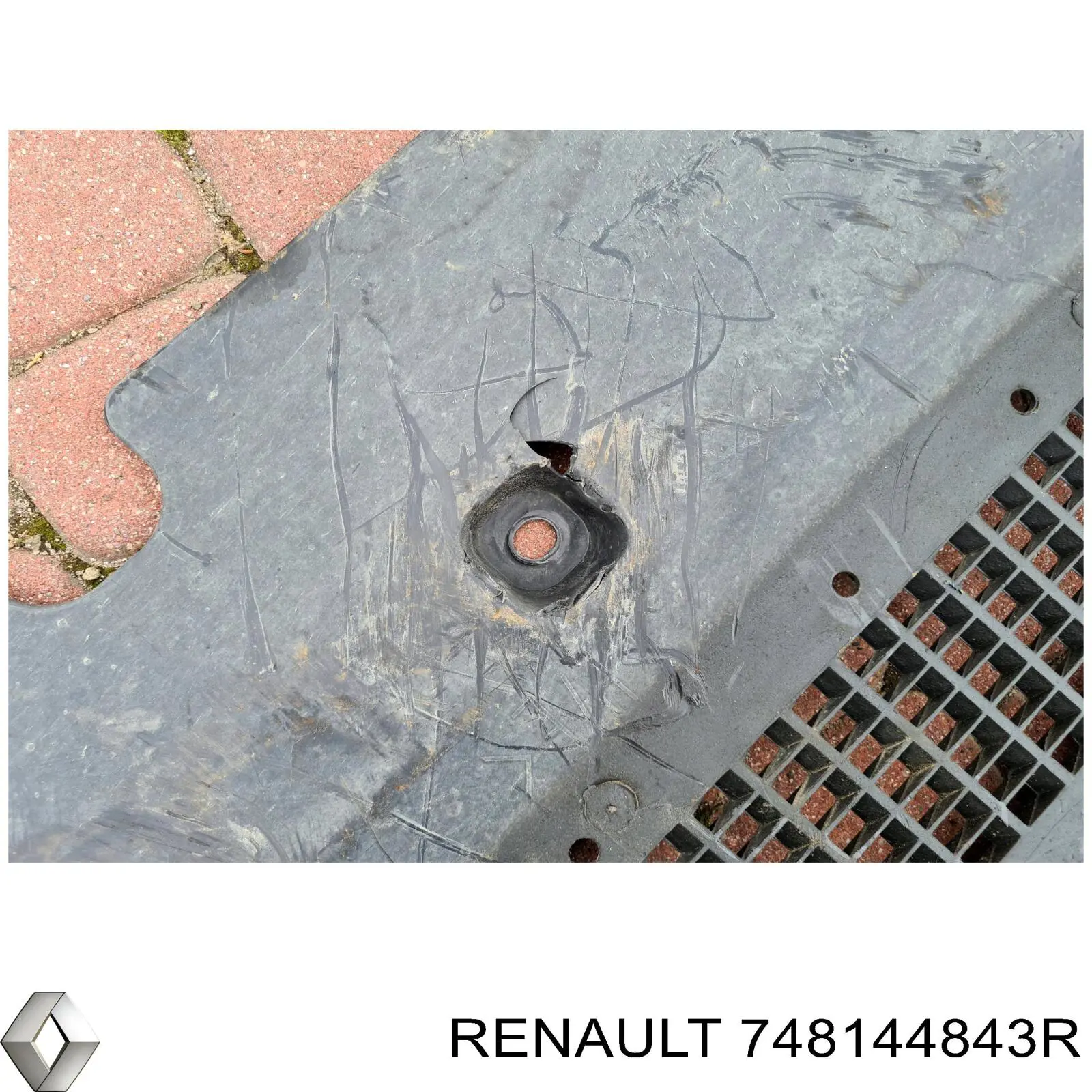 748144843R Renault (RVI) Захист днища, правий