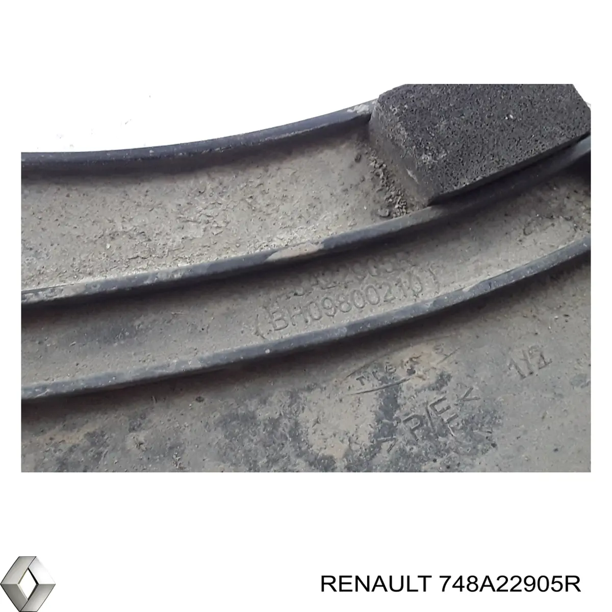 748A22905R Renault (RVI) Захист днища, задній правий