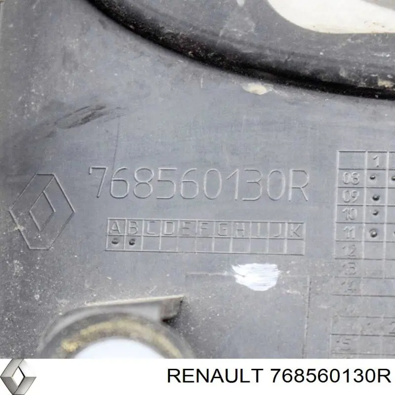 768560130R Renault (RVI) Накладка стійки кузова зовнішня, центральна права