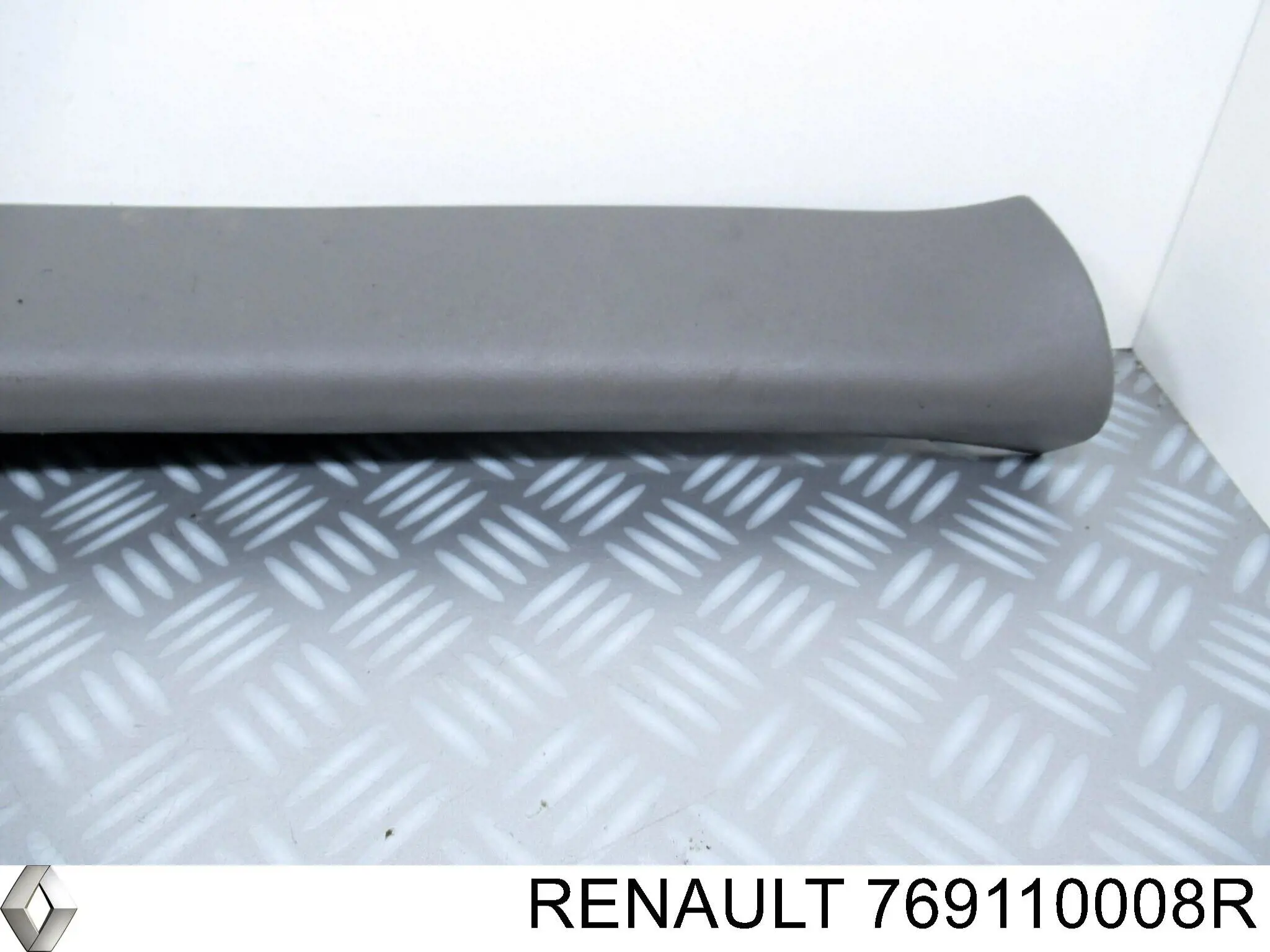 Обшивка стійки кузова внутрішня, передня права Renault (RVI) 769110008R ціна, від 6.33 USD