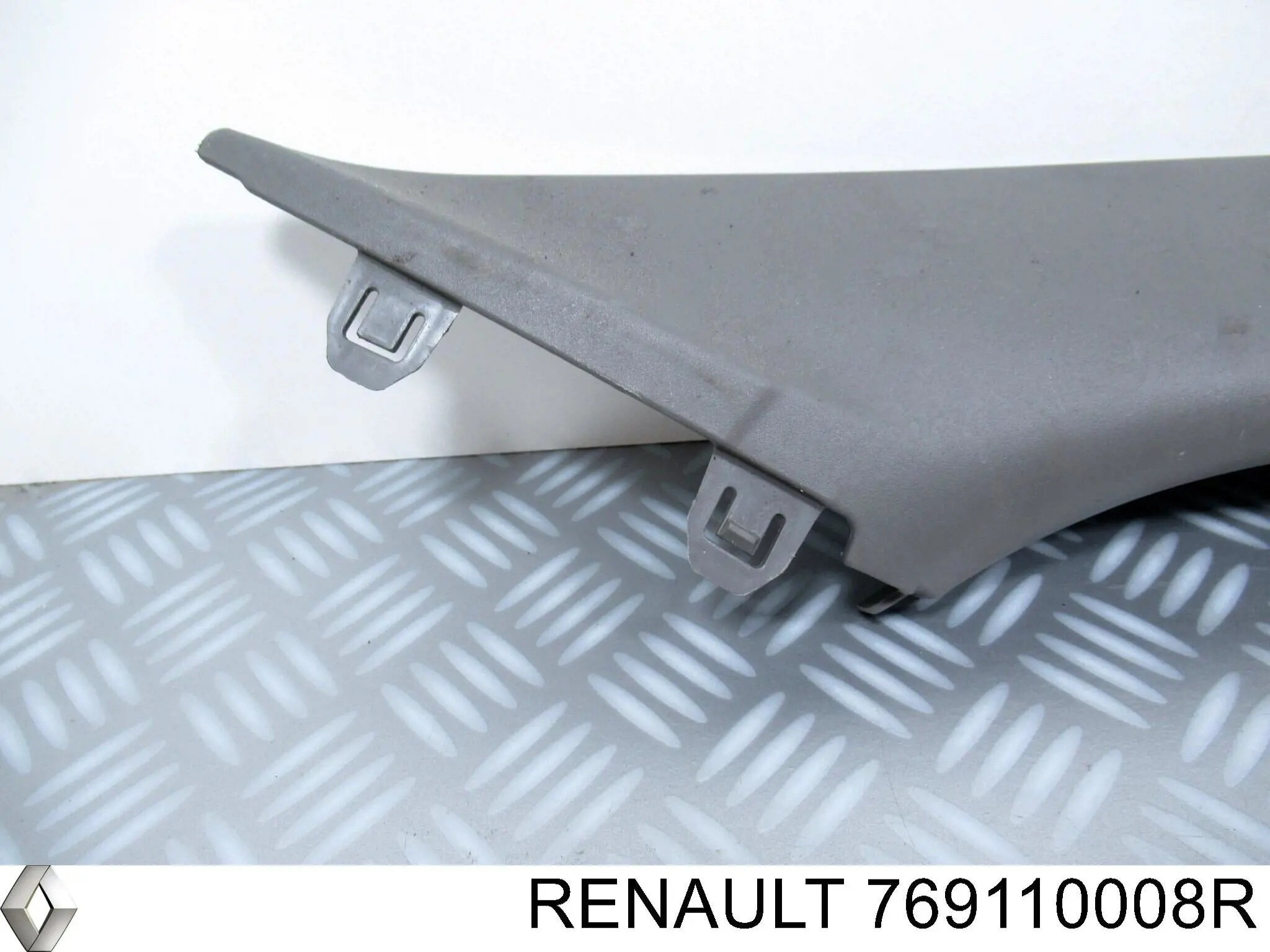 Купити 769110008R Renault (RVI) Обшивка стійки кузова внутрішня, передня права