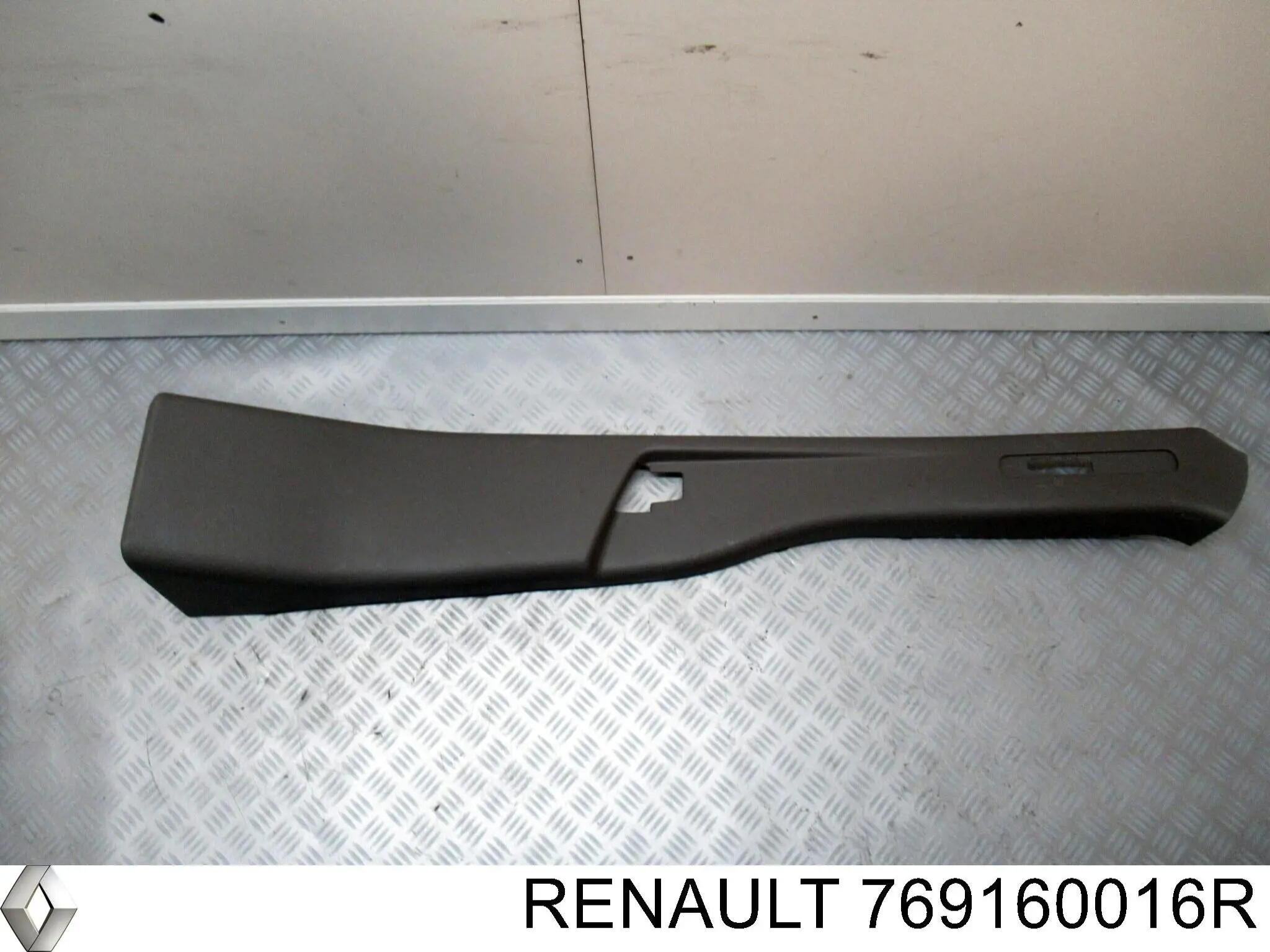 Обшивка стійки кузова внутрішня, середня ліва Renault (RVI) 769160016R ціна, від 7.61 USD