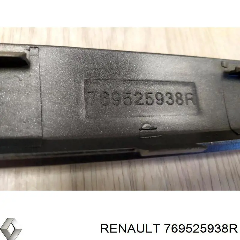 Купити 769525938R Renault (RVI) Накладка зовнішня (молдинг) порога, лівий