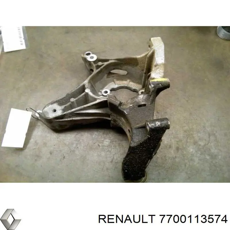 7700113574 Renault (RVI) Кронштейн кріплення генератора