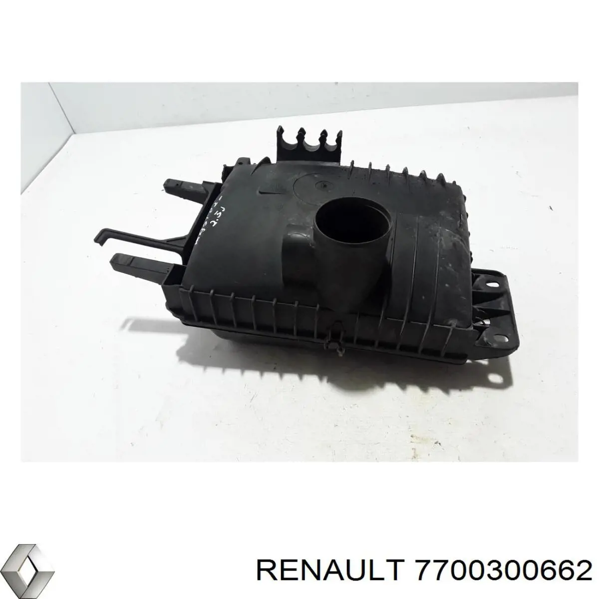 Корпус повітряного фільтра Renault (RVI) 7700300662 ціна, від 27.04 USD
