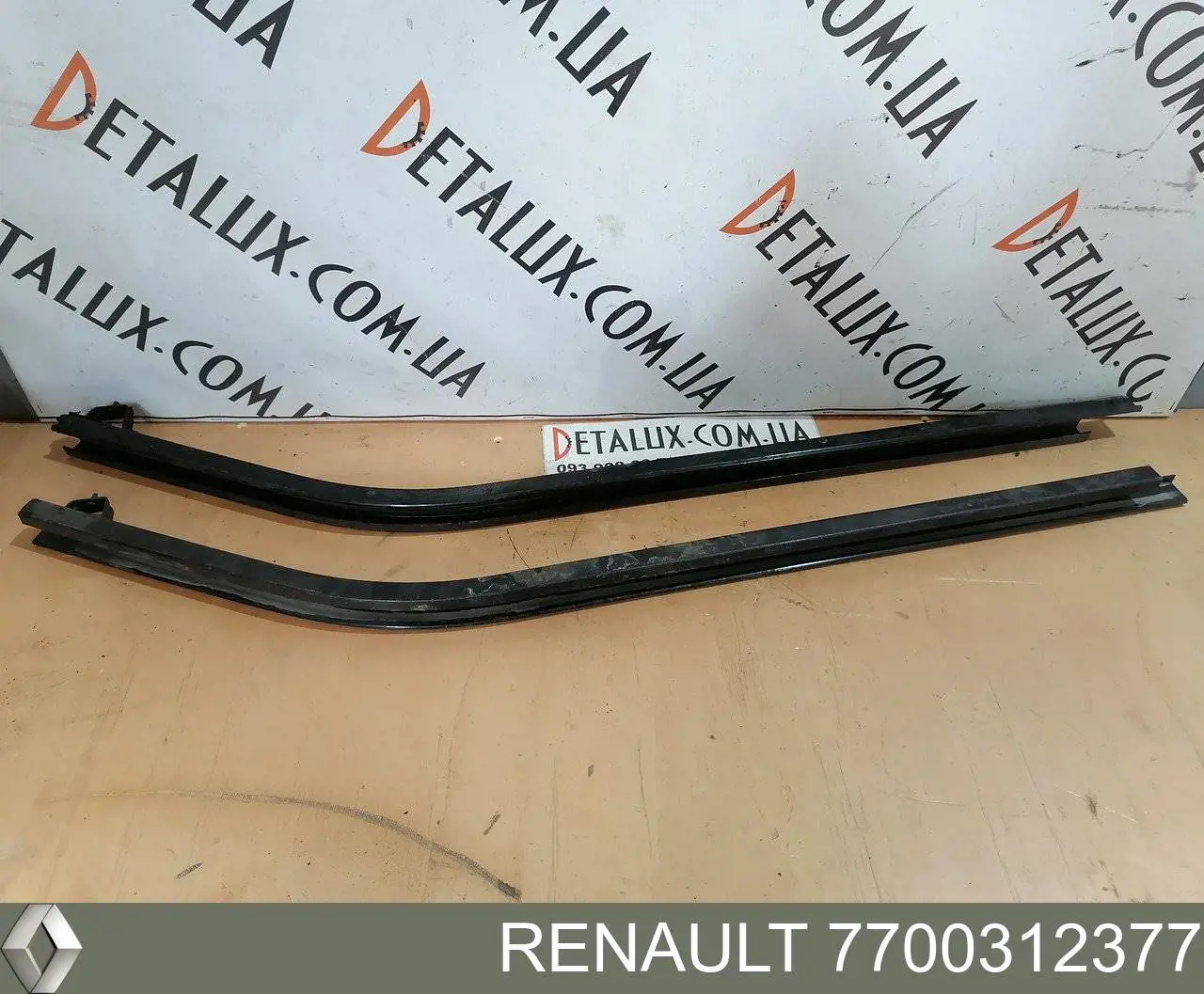 Рейка направляюча зсувної двері, нижня права Renault (RVI) 7700312377 ціна, від 126.01 USD