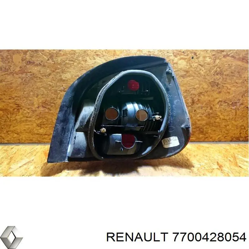 Ліхтар задній лівий Renault (RVI) 7700428054