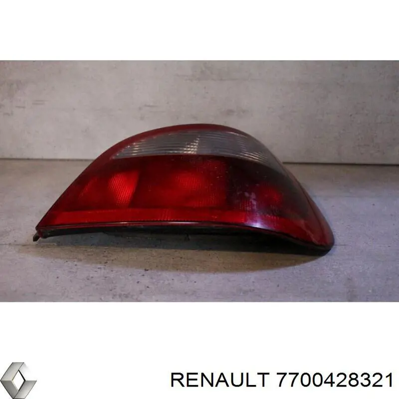 Задній правий стоп Renault (RVI) 7700428321