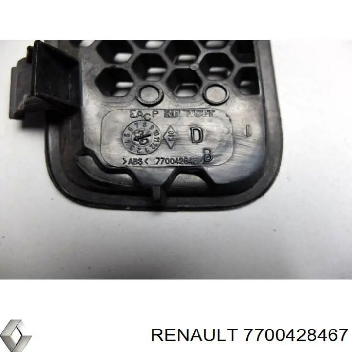 Решітка радіатора права Renault (RVI) 7700428467 ціна, від 7.91 USD