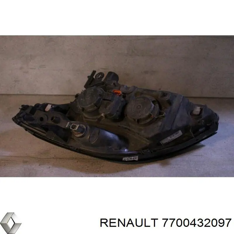 Фара передня права Renault (RVI) 7700432097