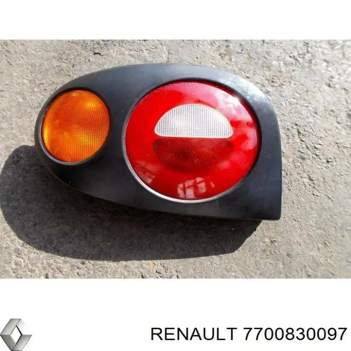 7700830097 Renault (RVI) Задній лівий зовнішній ліхтар