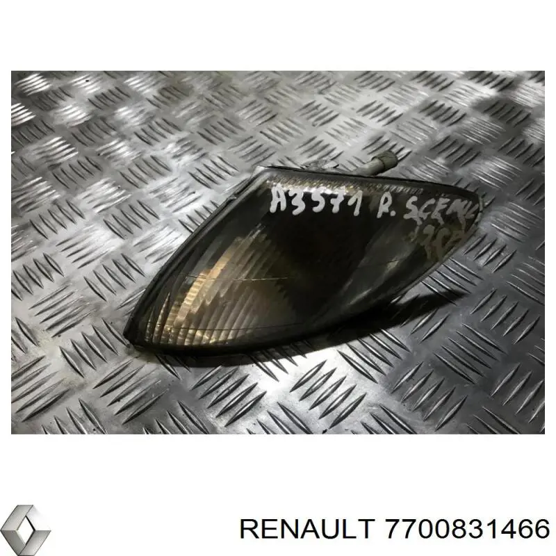 Покажчик повороту лівий Renault (RVI) 7700831466