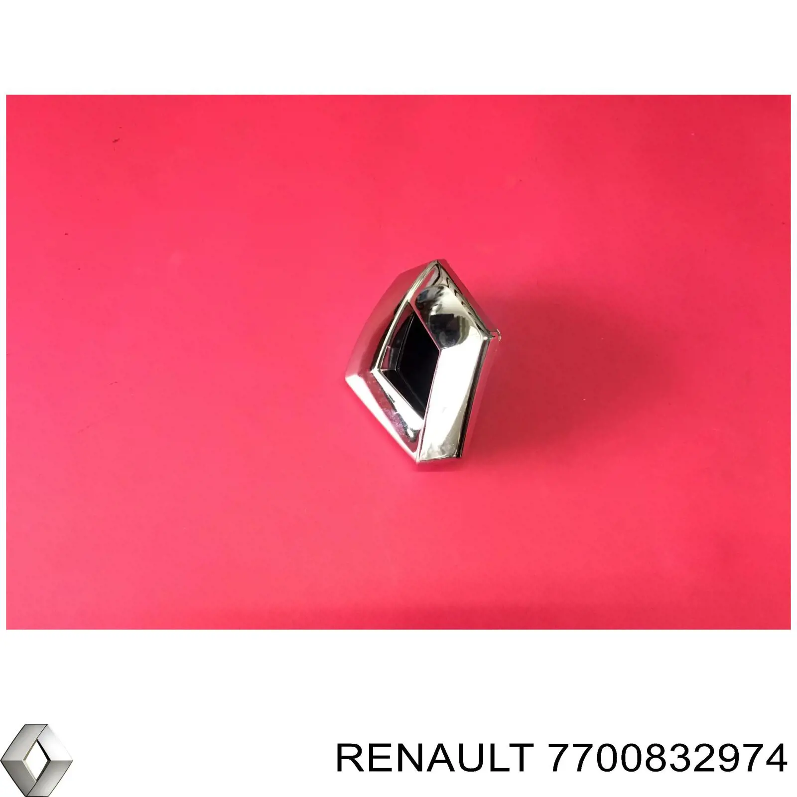 Купити 7700832974 Renault (RVI) Емблема капота