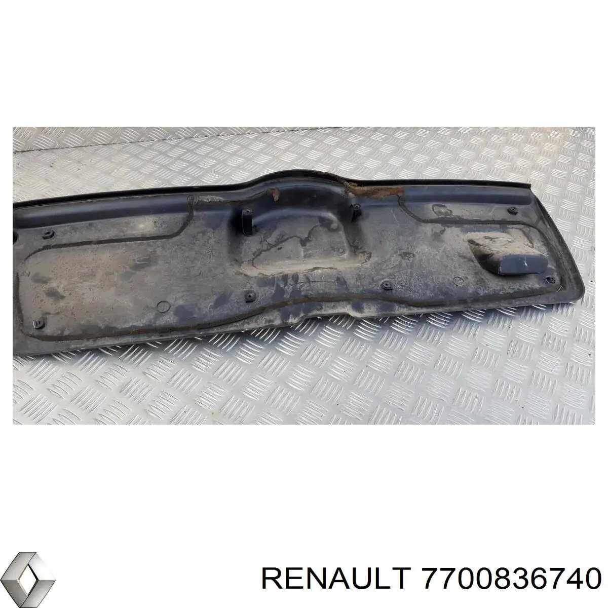 Обшивка-облицювання кришки багажника на Renault Clio (B, C, B01)