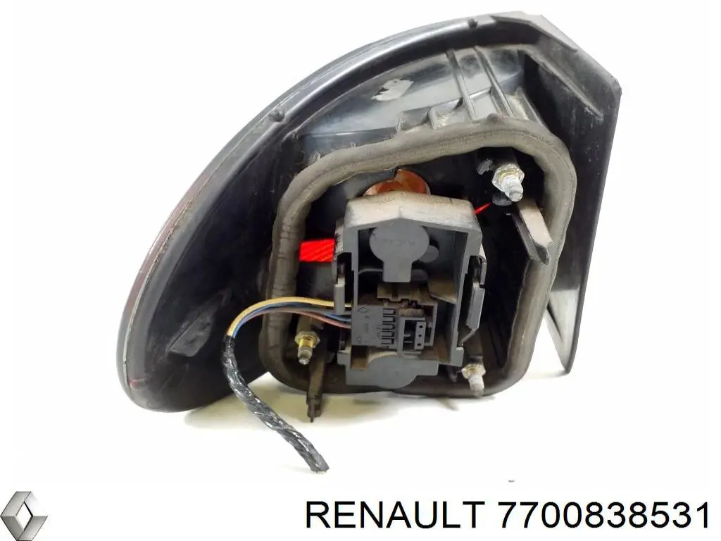 7701042629 Renault (RVI) Задній правий зовнішній ліхтар