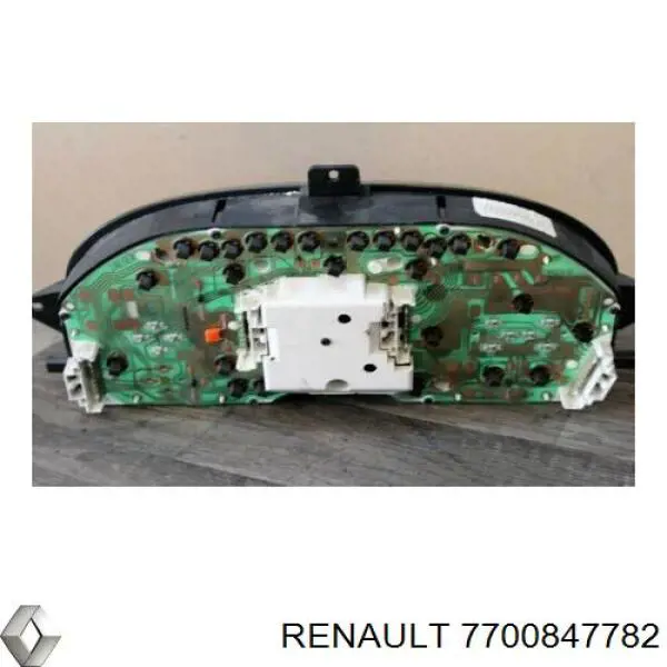 Купити 7700847782 Renault (RVI) Панель приладів