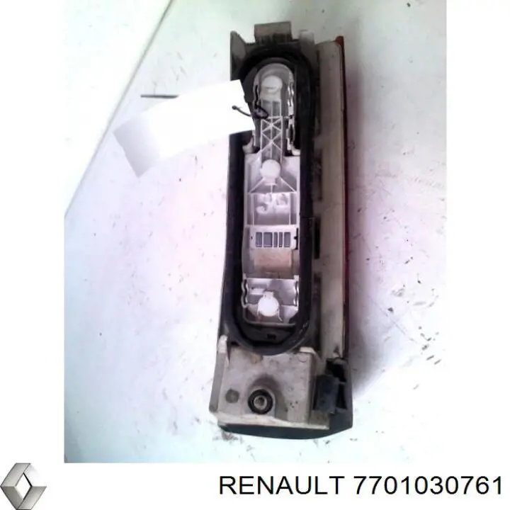 Скло заднього ліхтаря, лівого 7701030761 Renault (RVI)