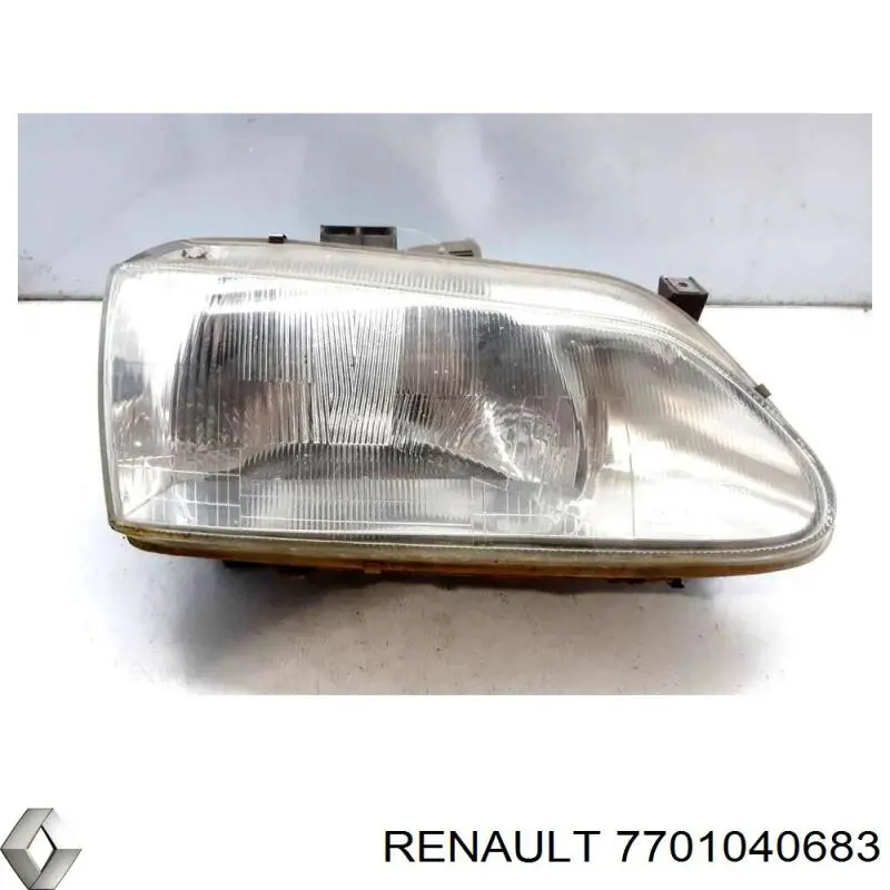 7701040683 Renault (RVI) фара права