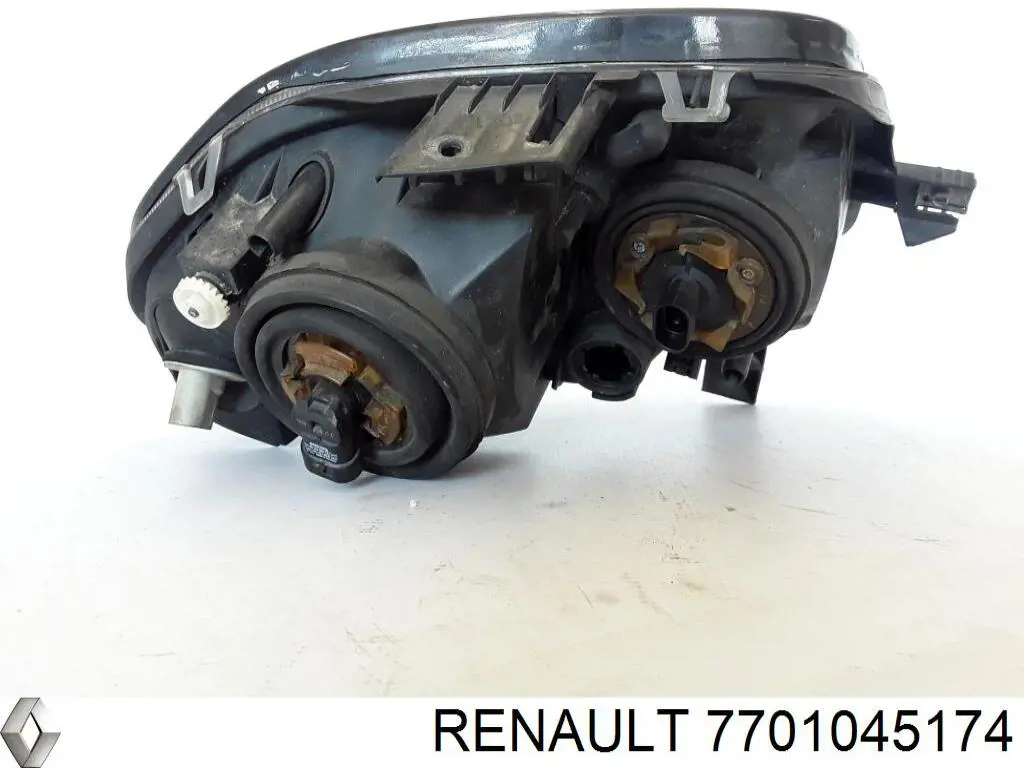 7701045174 Renault (RVI) Фари