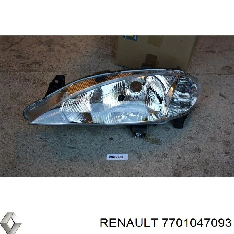 7701047093 Renault (RVI) фара ліва