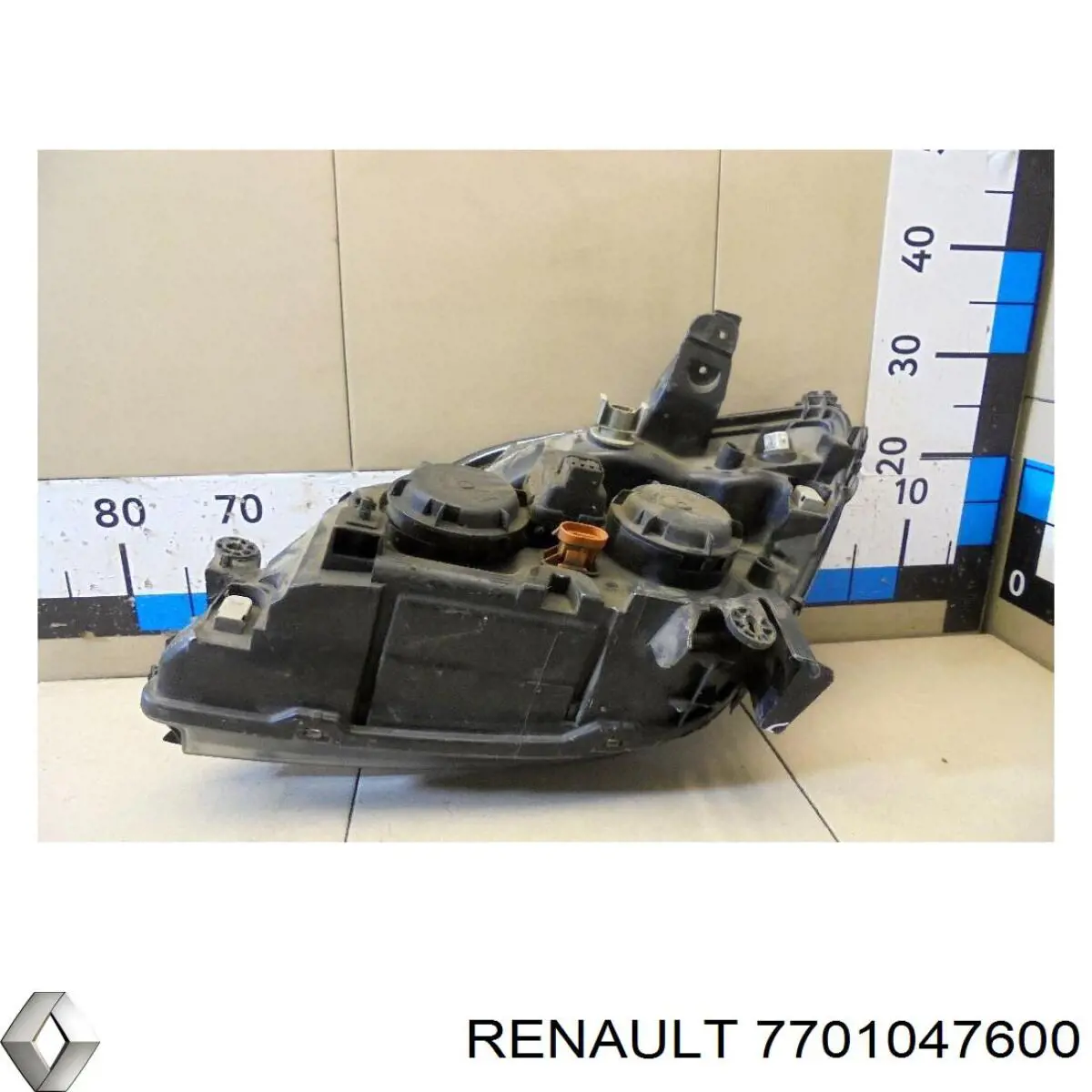 Фара права 7701047600 Renault (RVI)