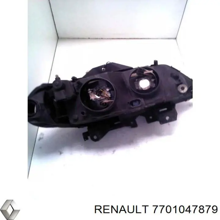 Фара ліва 7701047879 Renault (RVI)